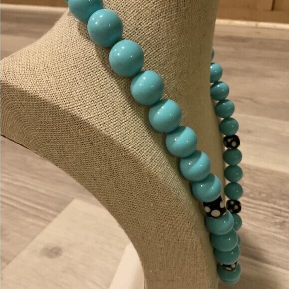 Robins Egg Blue Beaded Black Zebra Accented Bubble Gum Necklace - Picture 3 of 5